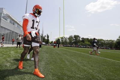 Beckham joins Browns' team drills for first time at practice