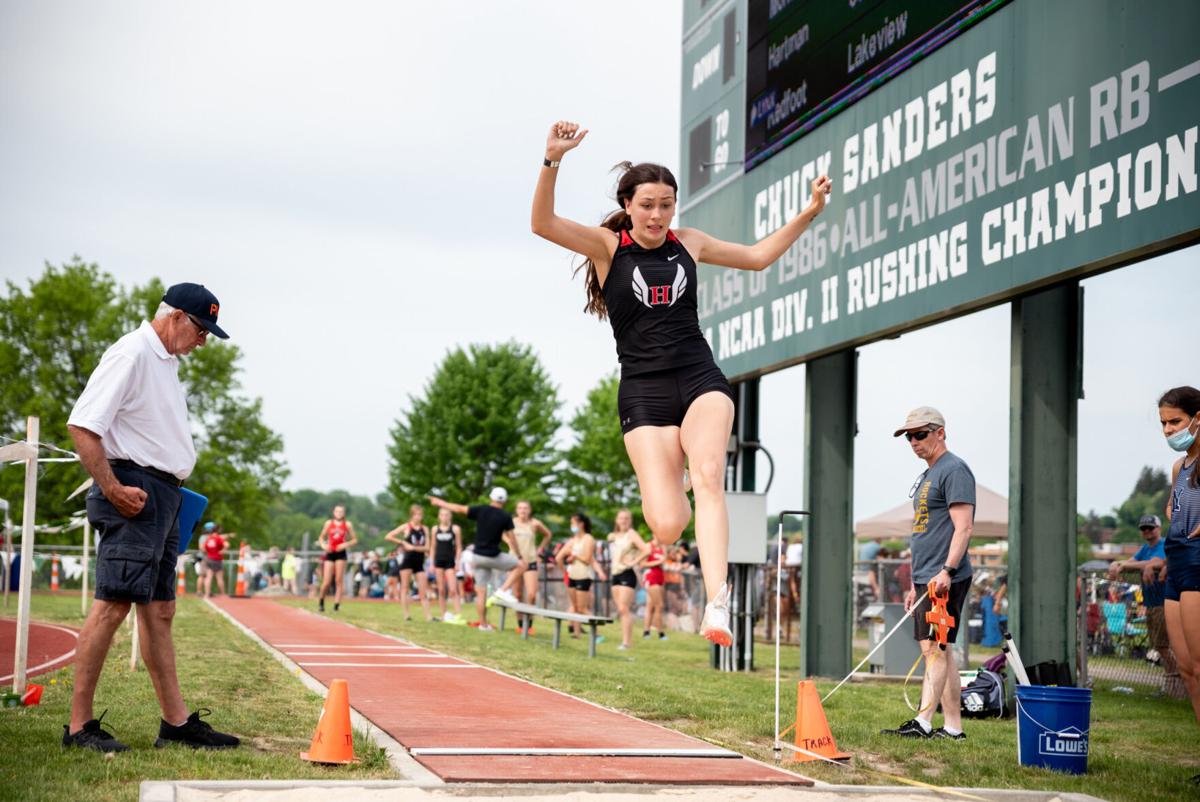 D10girlslongjump-TM-3.jpg