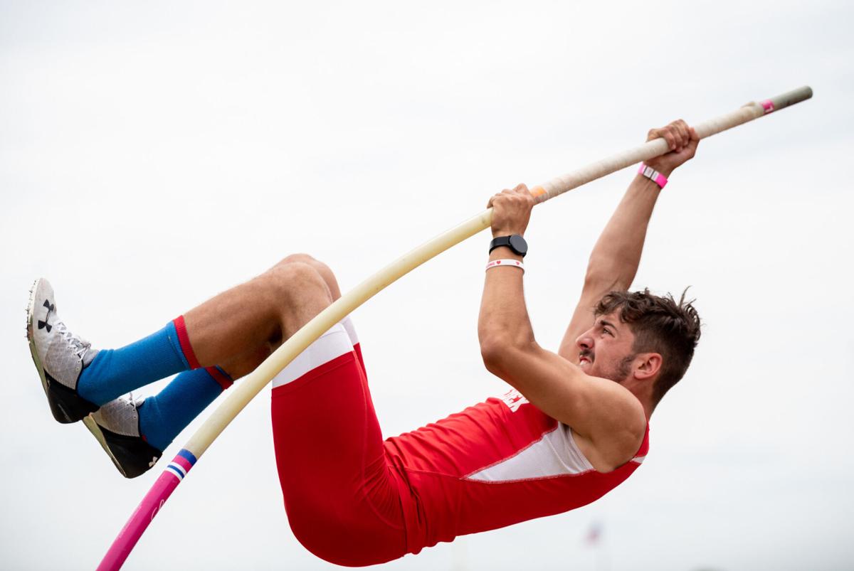 D10polevault-TM-3.jpg