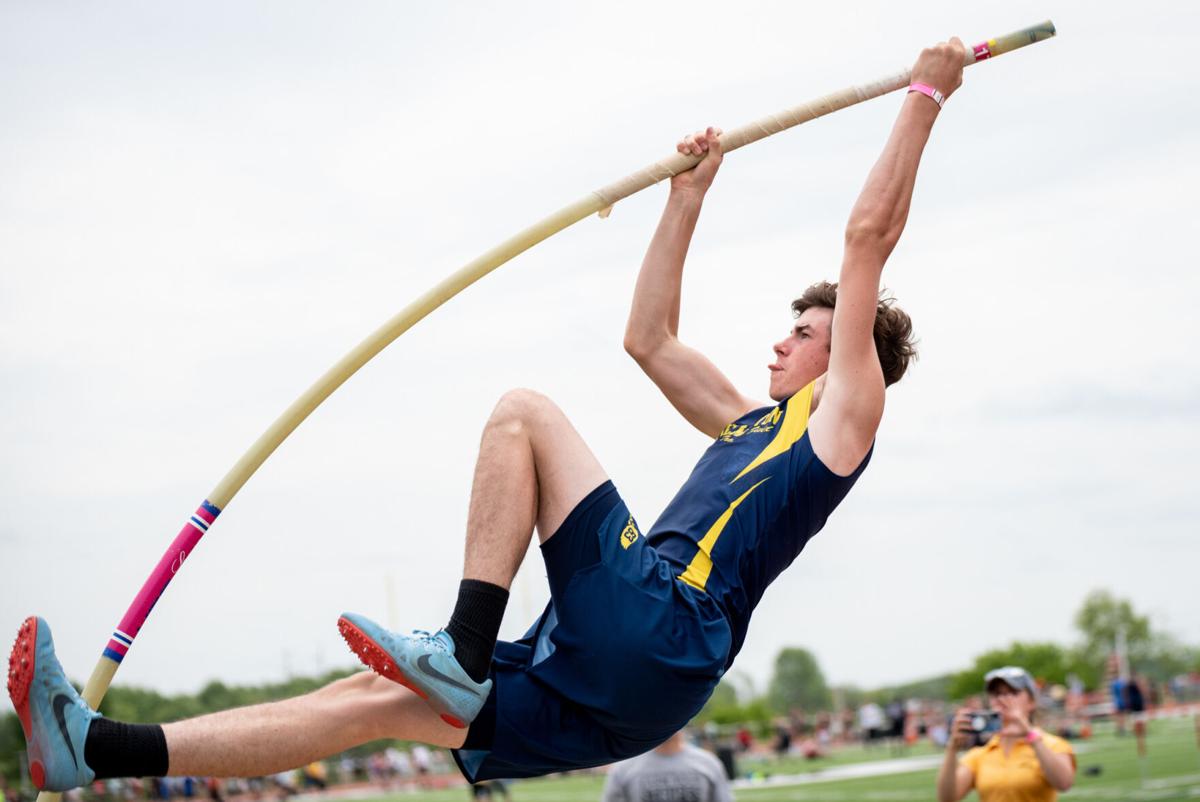 D10polevault-TM-5.jpg