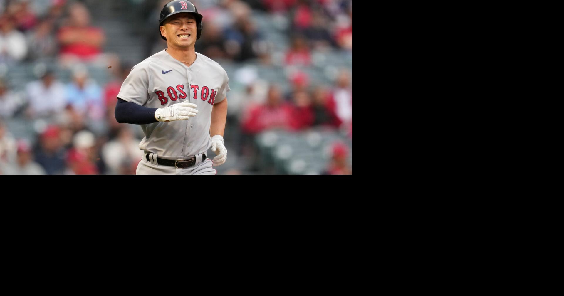 Red Sox sign outfielder Rob Refsnyder through 2024, with team option for  2025 - CBS Boston