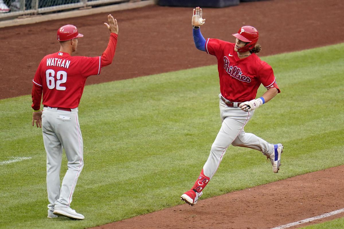 Kyle Schwarber, Nick Castellanos come up big for Phillies in 8-4 win