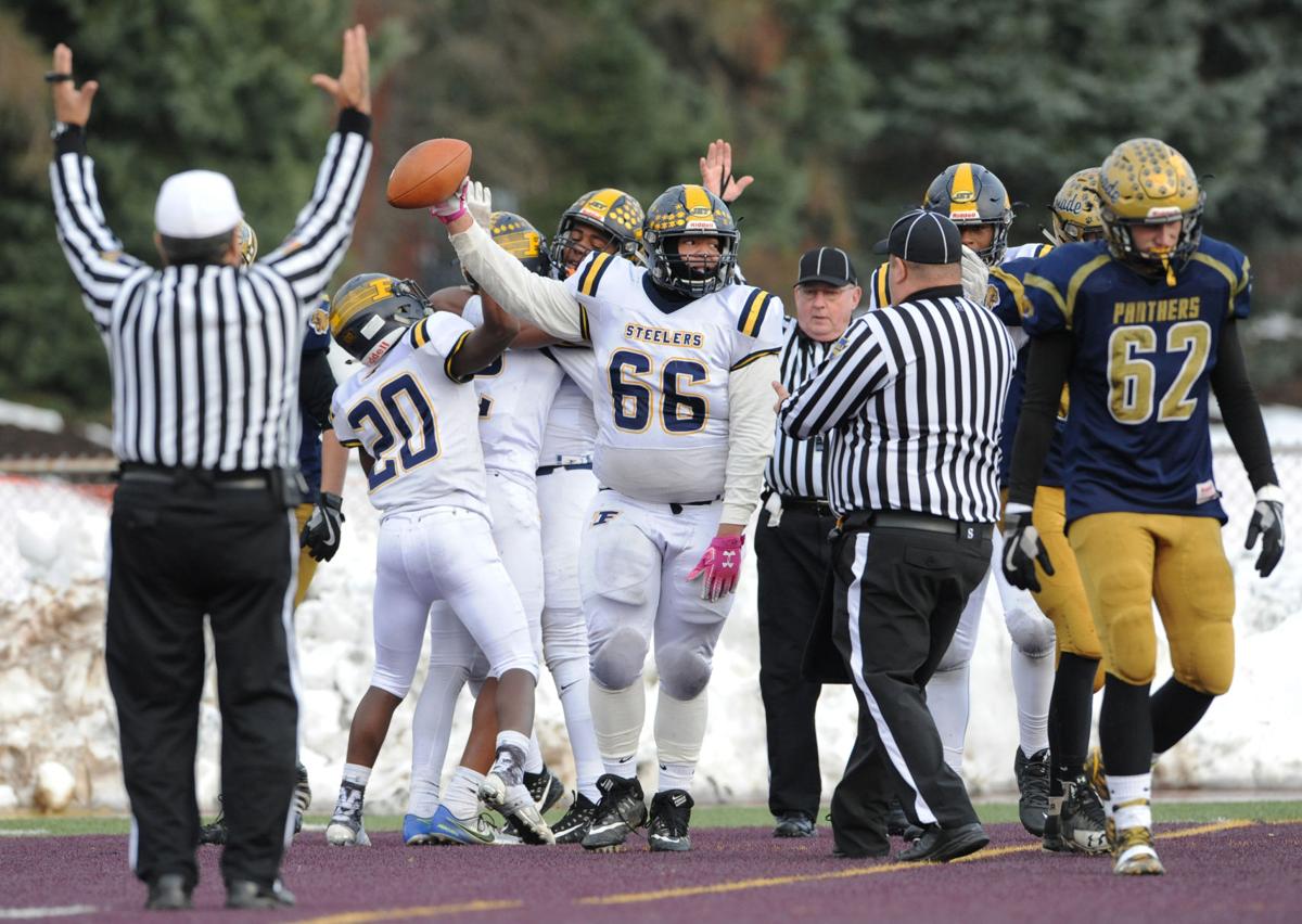 Farrell Rolls Past Shade 58 6 In Piaa Playoffs Sports