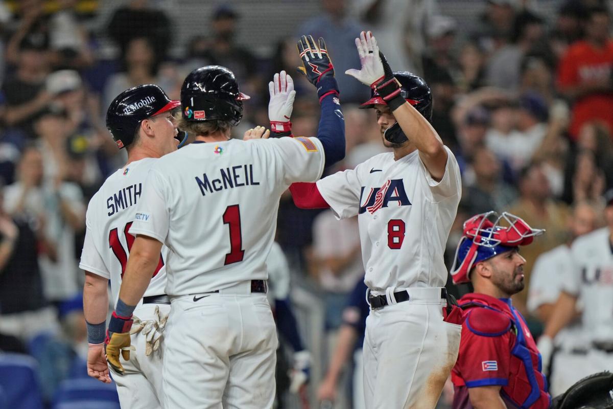 Puerto Rico wins 6th straight in WBC, routs Venezuela