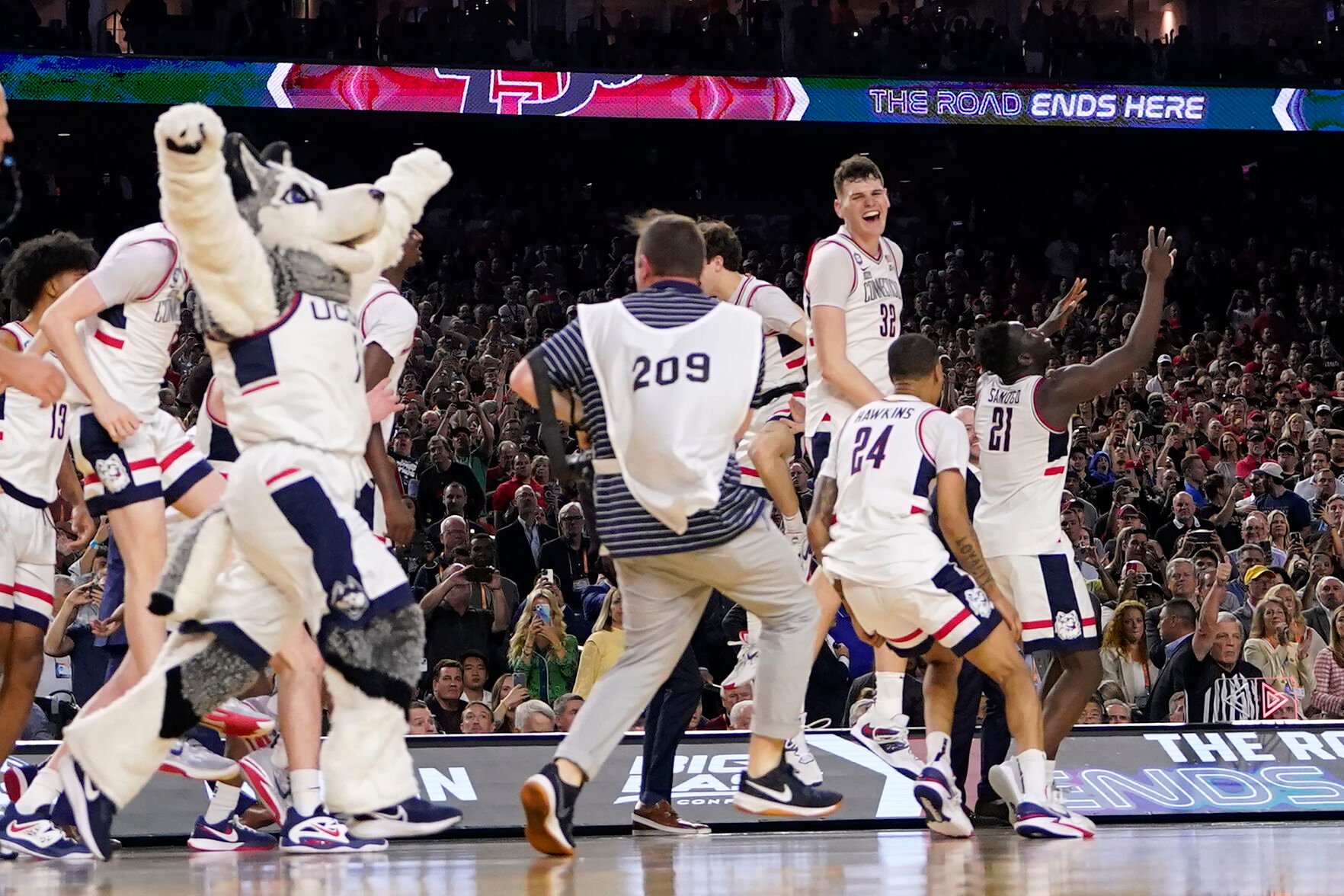 UConn Men Win 5th National Title By Beating San Diego State | Sports ...