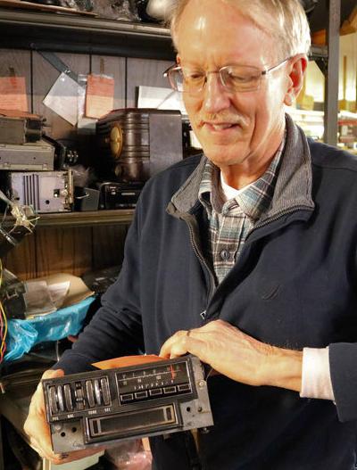 Outlook 2019 A Century Of Electronics And The 3 Flowers Generations Who Fixed Them Local News Sharonherald Com