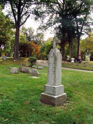 Royalty among us: Gypsy queen lies in unassuming grave at Oakwood - The ...