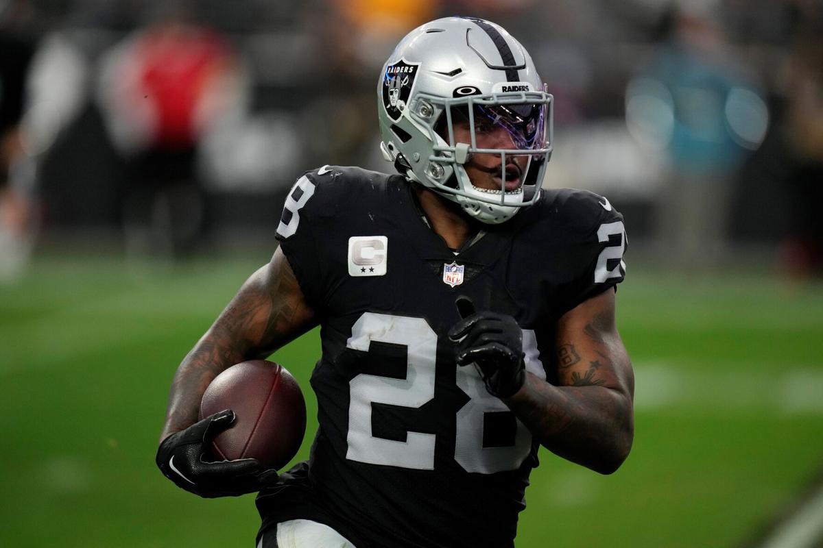 Source: Jacobs agrees to 1-year deal worth up to $12M with the Raiders, Sports