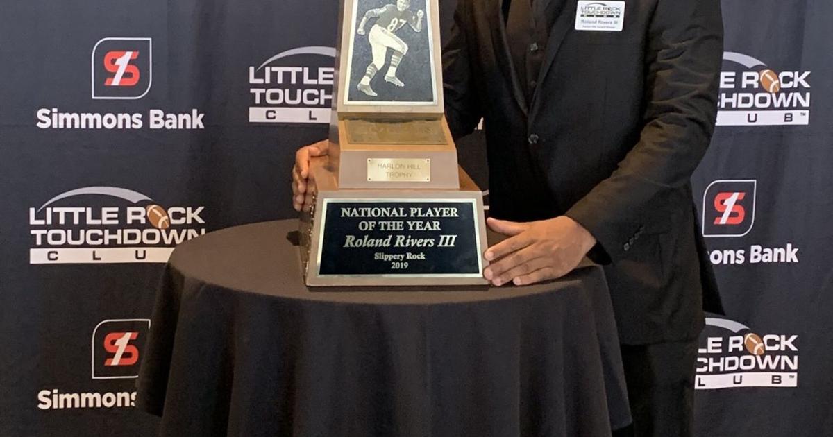 SRU's Rivers accepts Harlon Hill Trophy Sports SRU's Rivers accepts Harlon Hill Trophy Sports