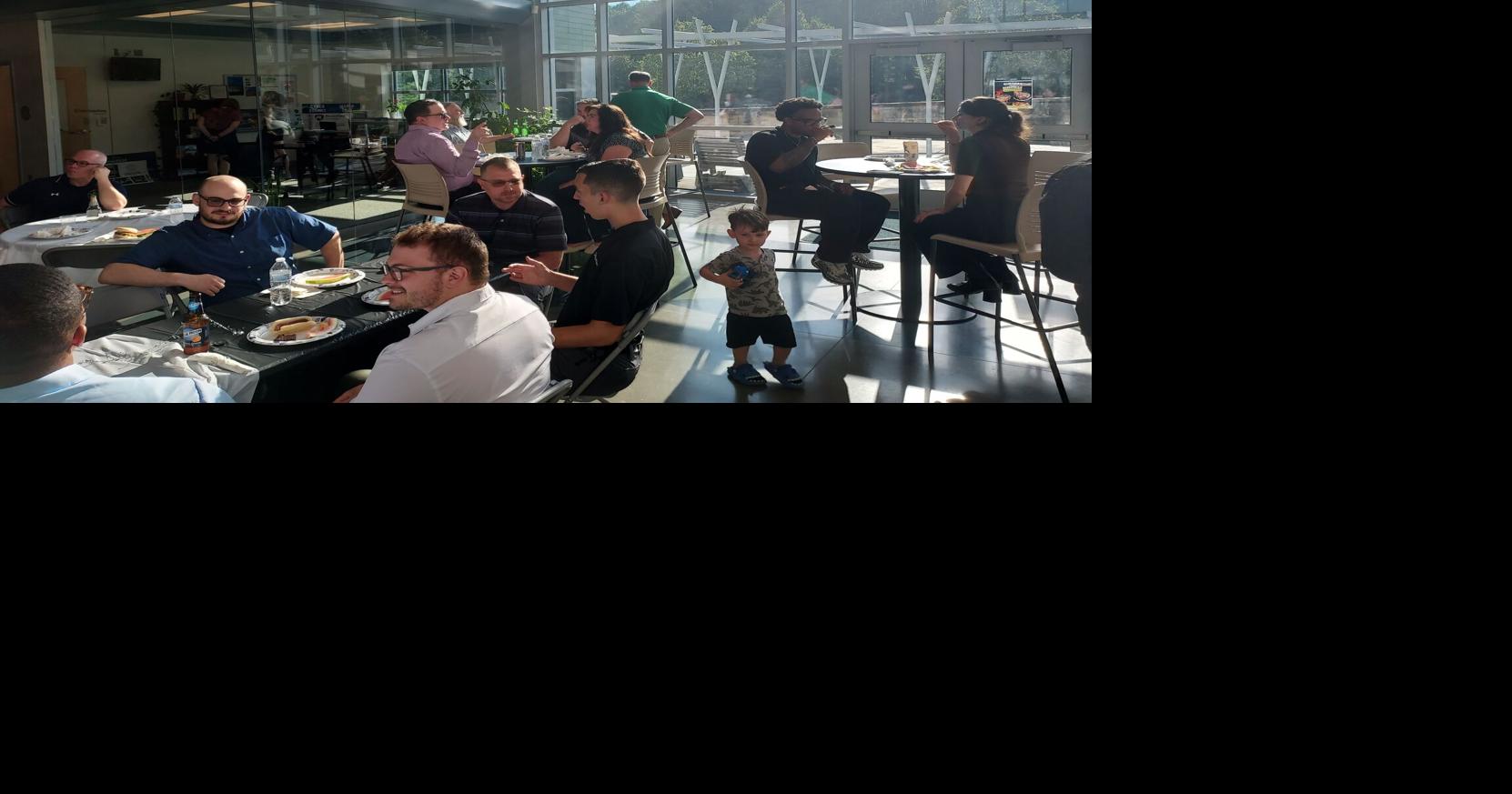Entrepreneurs network and nibble at Burgers and Business event | News ...