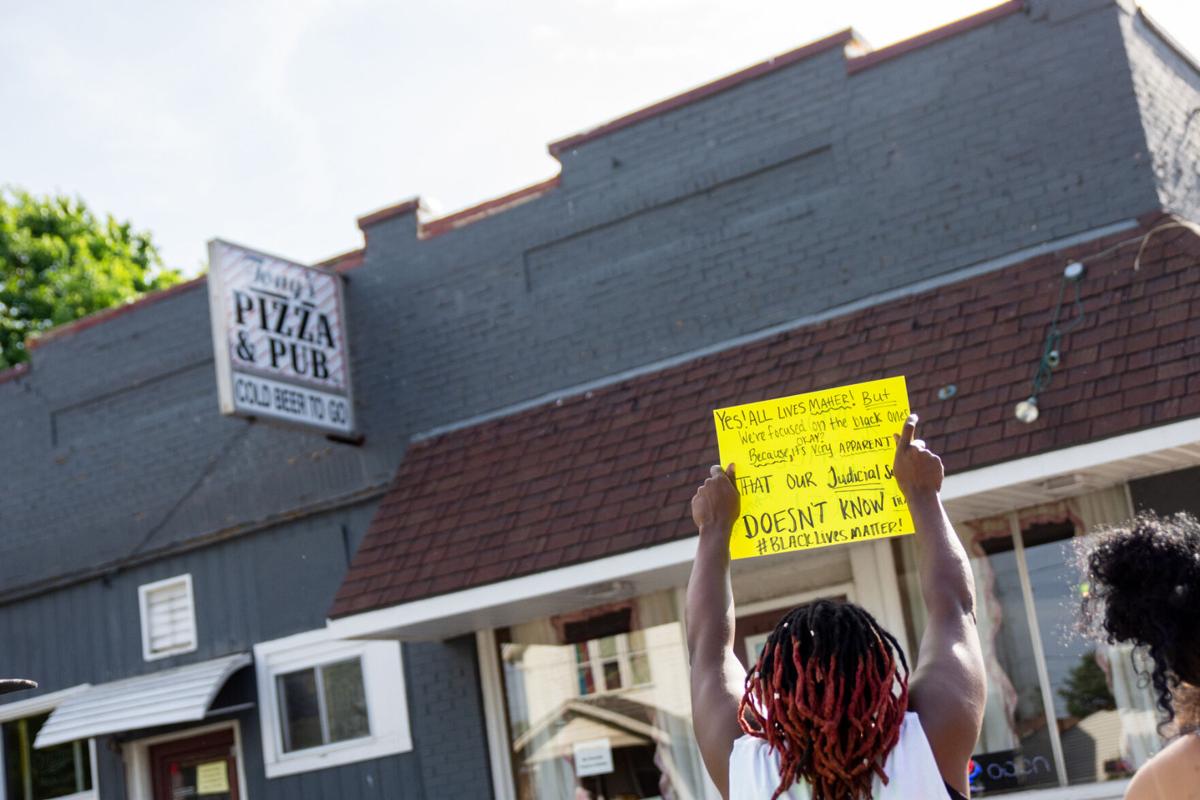 TonysPizzaProtest-TM-6.jpg