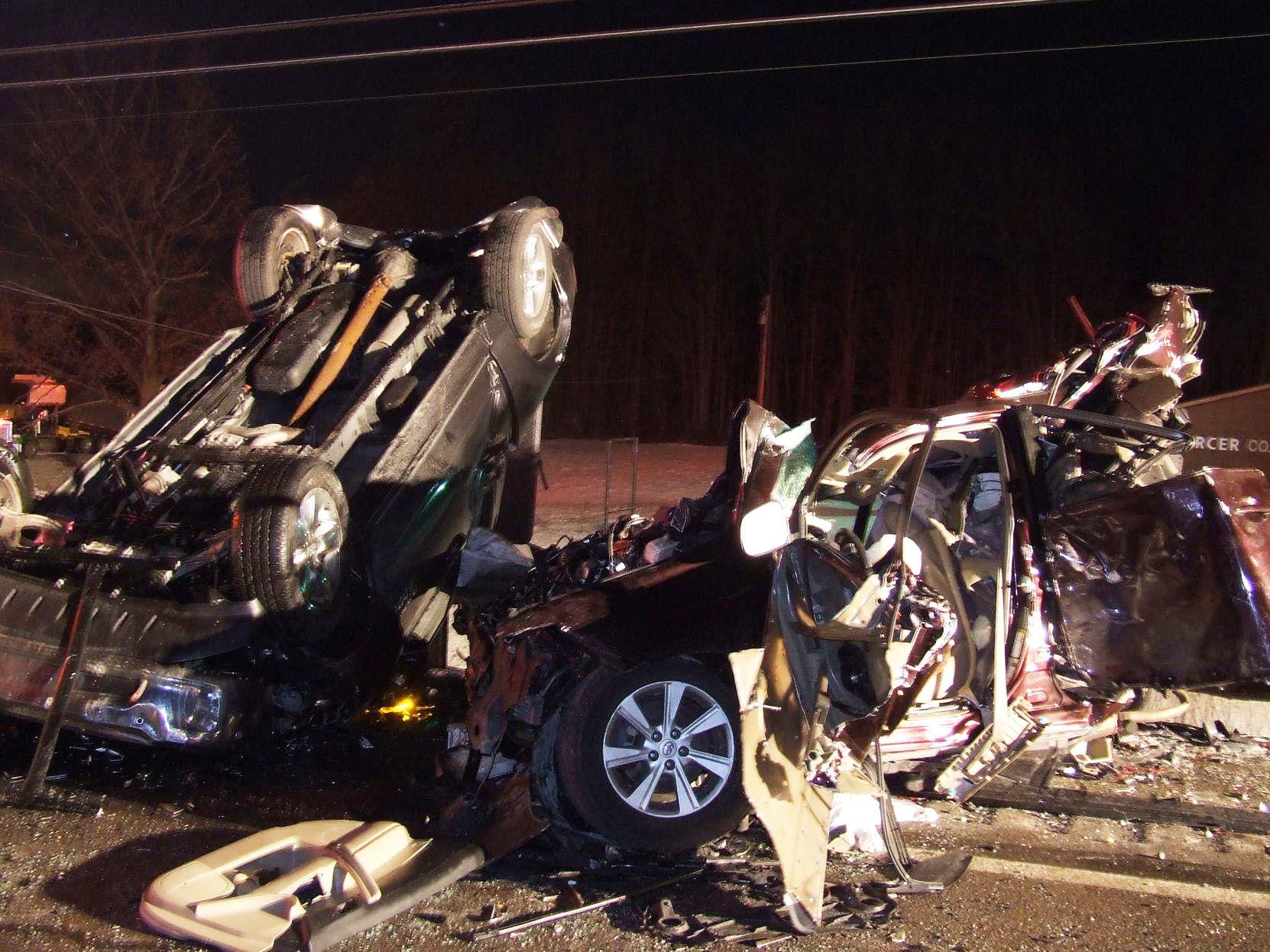 3 seriously injured in 9vehicle accident News