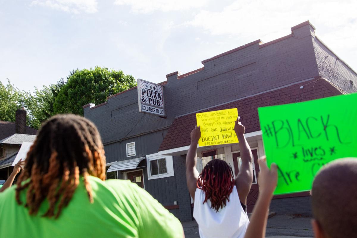 TonysPizzaProtest-TM-7.jpg