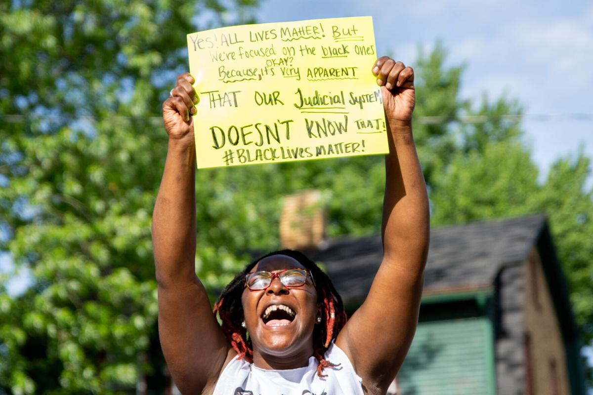 TonysPizzaProtest-TM-9.jpg