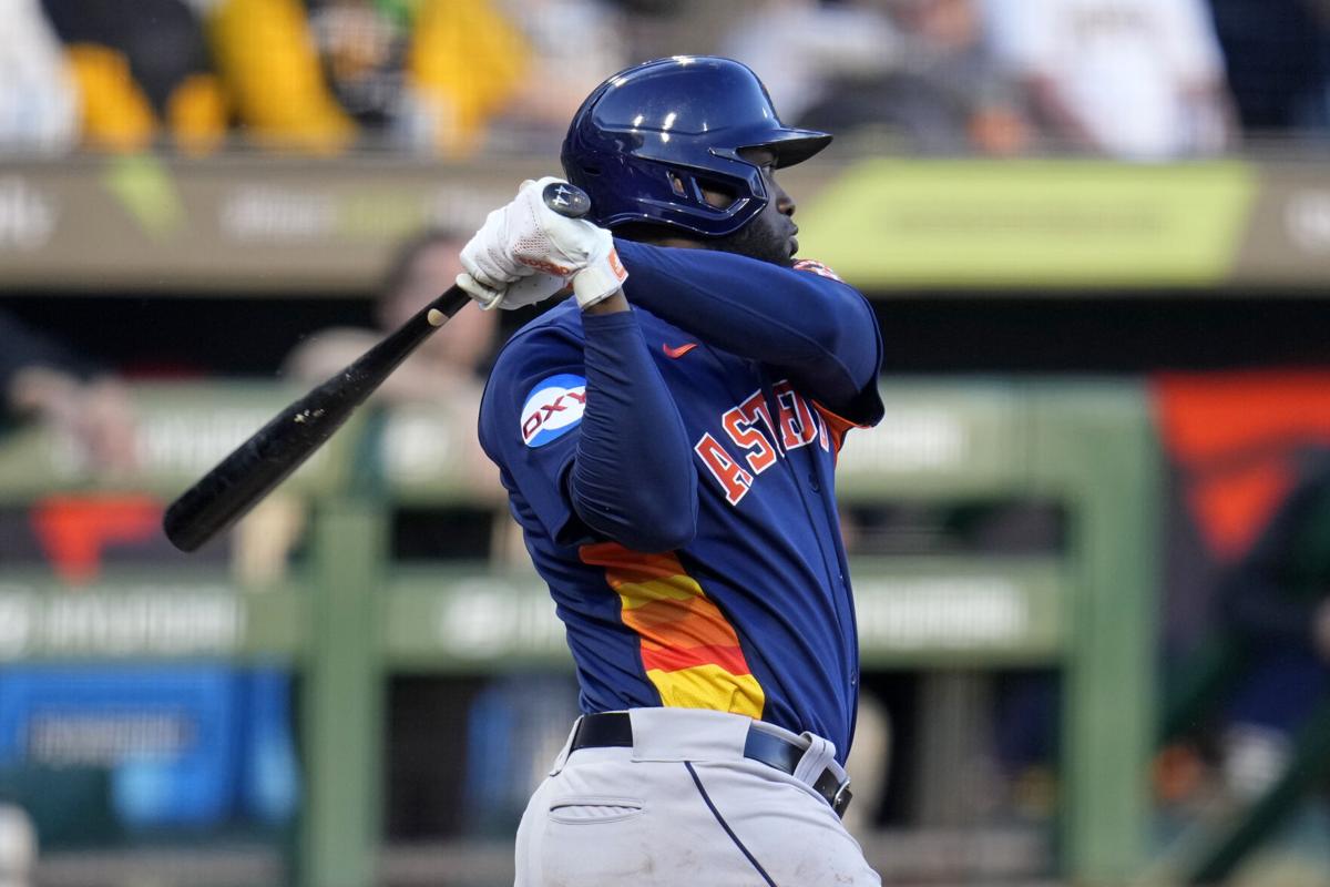 Houston Astros: Yordan Alvarez adjusting swing in World Series