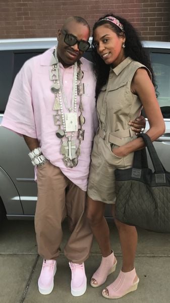    Slick Rick con agradable, Esposa  Mandy Aragones 