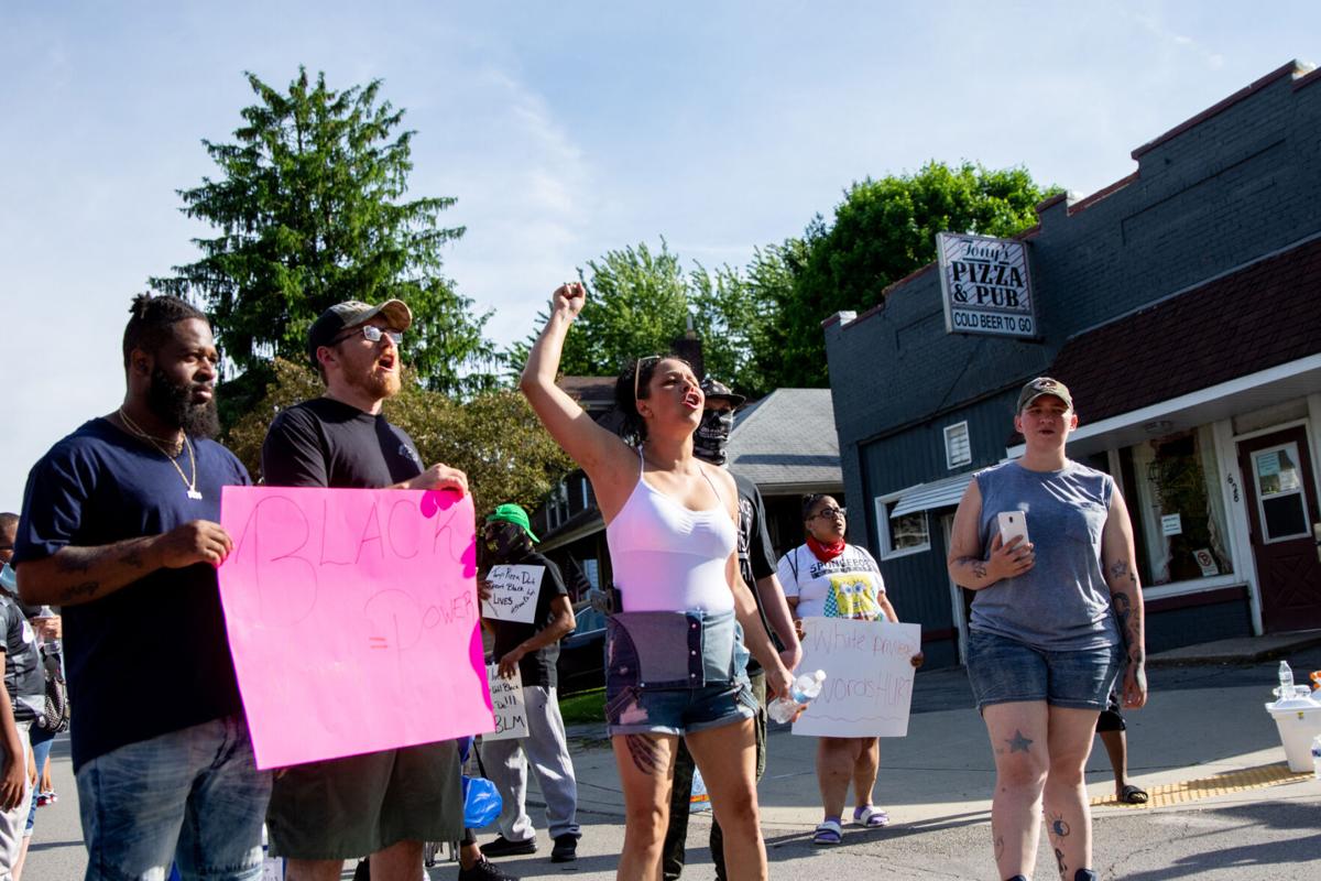 TonysPizzaProtest-TM-12.jpg