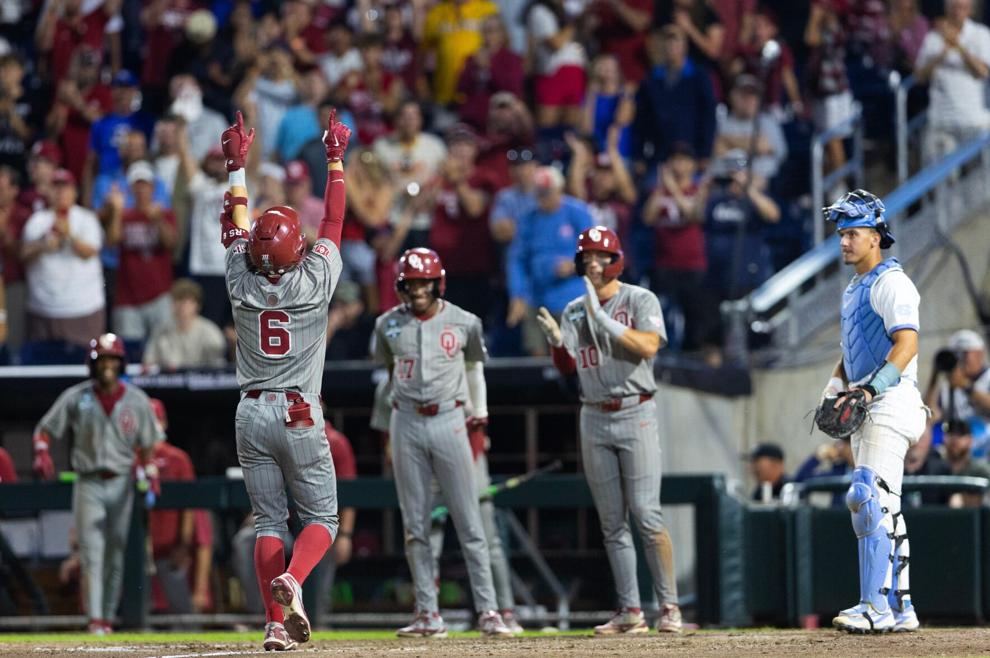 Oklahoma routs Tar Heels, 13-2, for first national championship since 1994 and SEC's 7th in a row