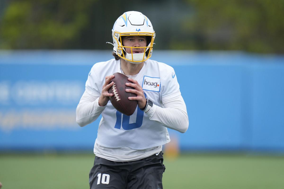 L.A. Chargers QB Justin Herbert's upcoming contract extension could make  him the NFL's highest-paid player, Ap