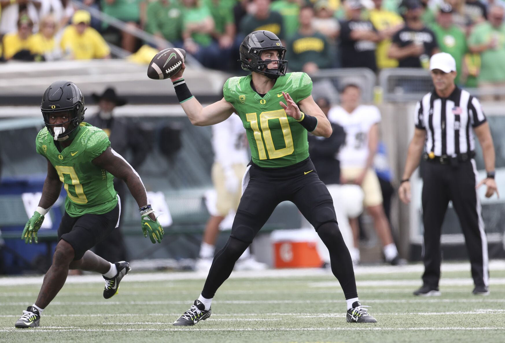 Top 25 Capsules No. 10 Oregon rolls past Coach Prime s Colorado