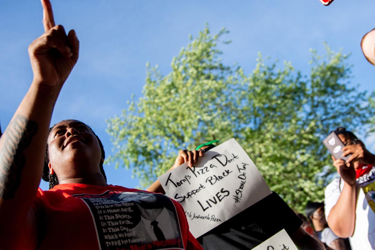 TonysPizzaProtest-TM-23.jpg