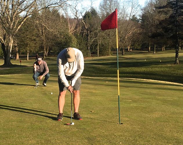 Shouts of 'fore!' as temps break record by 4 News