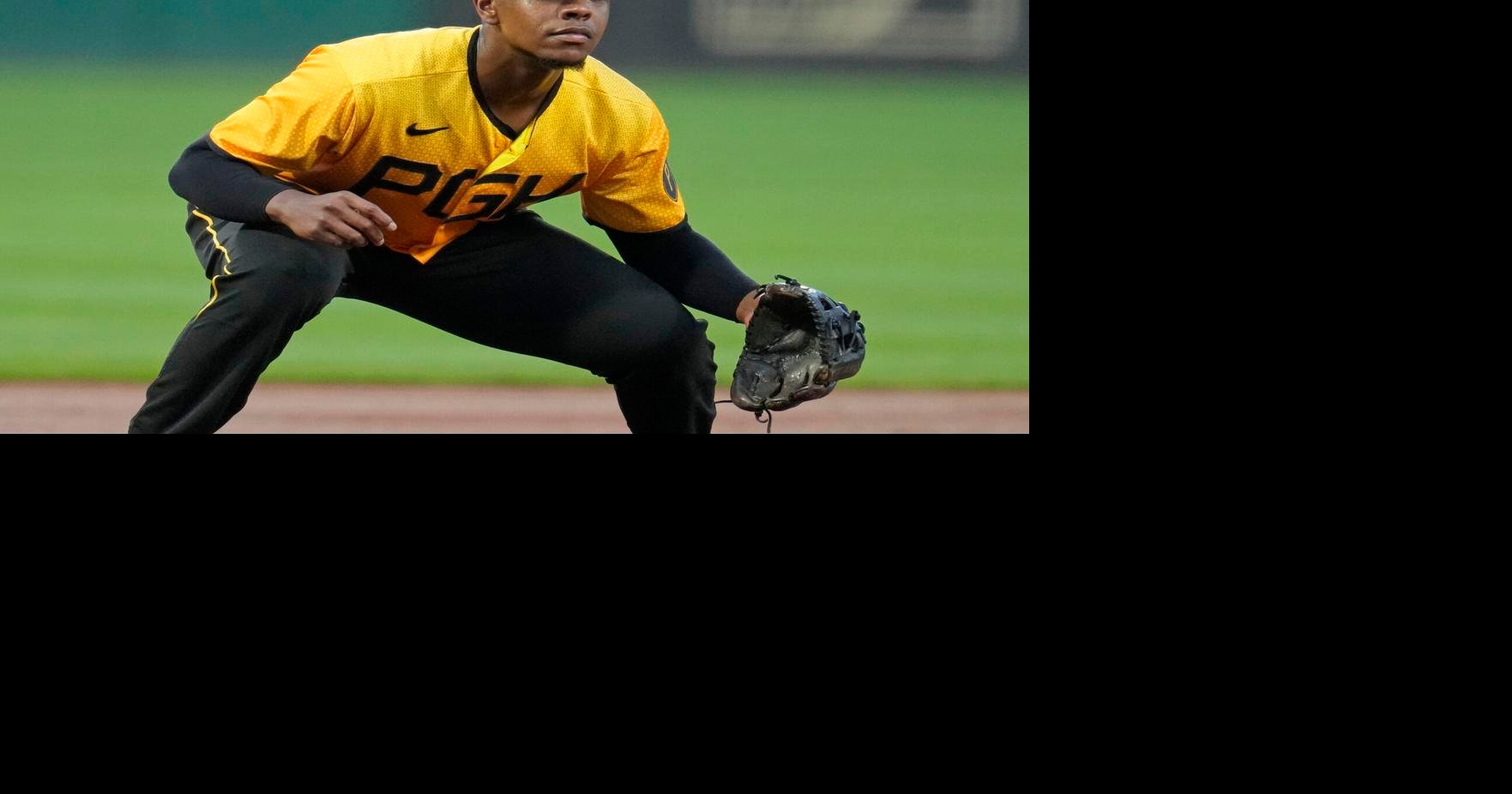 PITTSBURGH, PA - AUGUST 10: Pittsburgh Pirates third baseman Ke