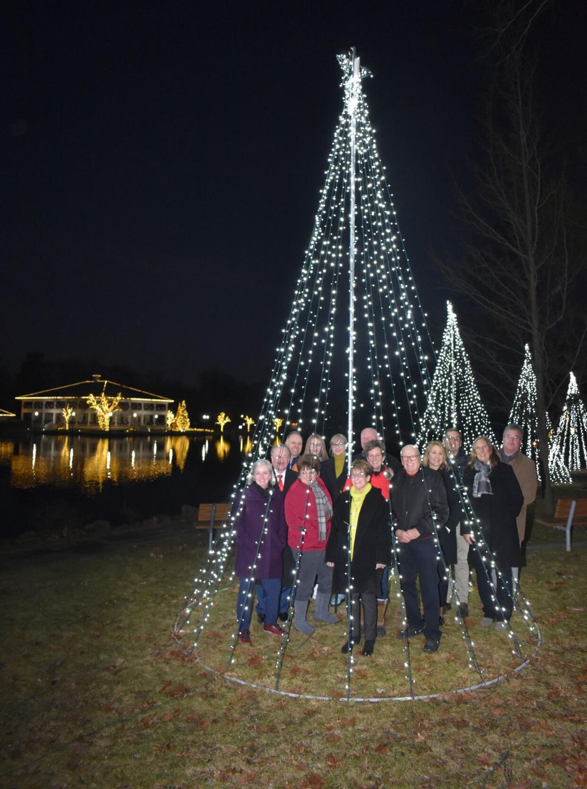 Buhl Christmas Parade 2022 Buhl Park Lightens Up With New Christmas "Tree'' Display | News |  Sharonherald.com