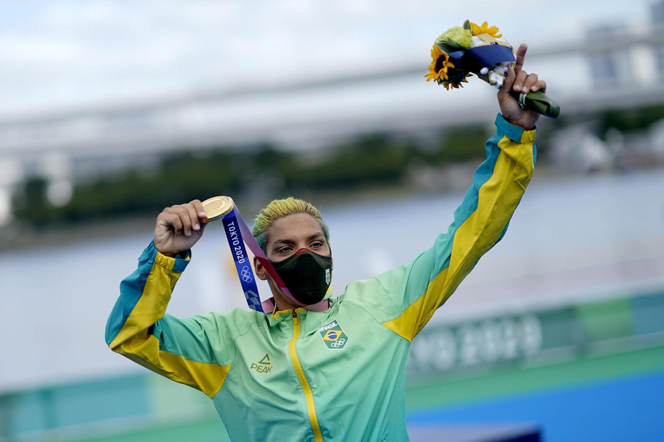 Brazil's Cunha wins women's Olympic marathon swimming ...