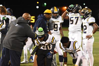 One Man Down Farrell Forges On In Playoffs Sports