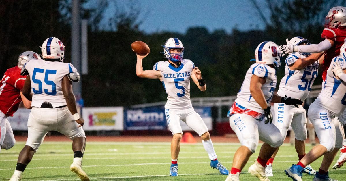 Edendale Rockets Blue Devils defuse Rockets in battle of unbeatens | Endzone ...