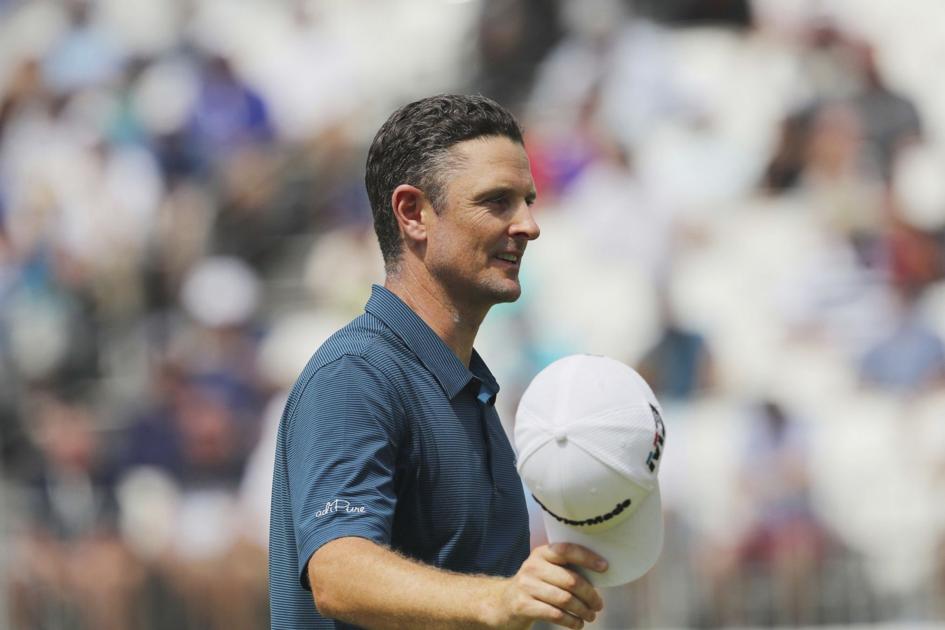 Rose Waits Through A Day Of Rain At Bmw Championship Sports Sharonherald Com