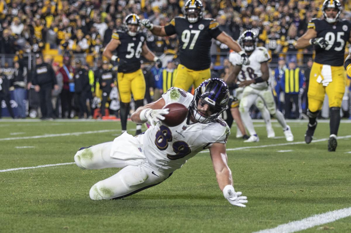 Steelers defense turns back the clock in throwback jerseys, Sports