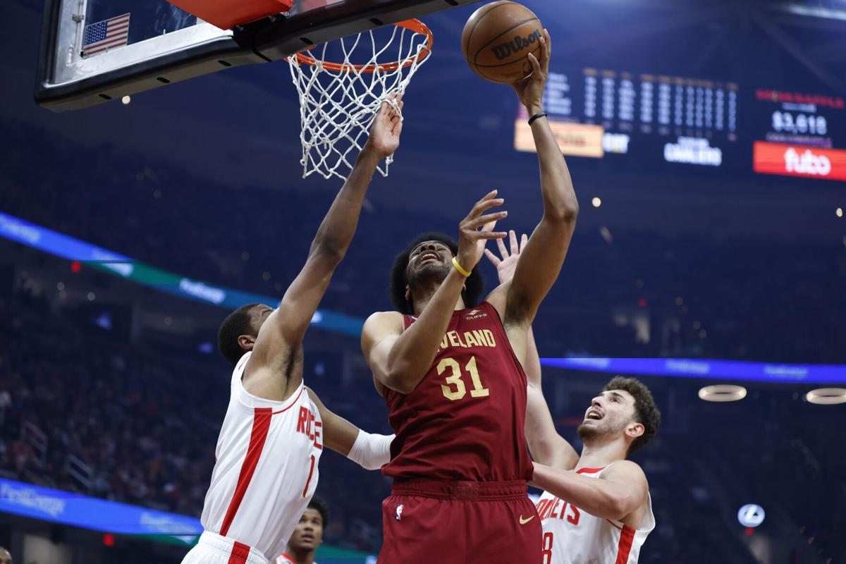 LeBron James has dunk blocked by Jarrett Allen