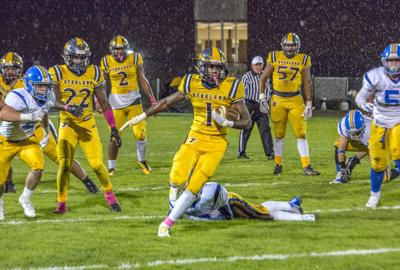Roundup Lewis Becomes Farrell S All Time Leading Rusher Steelers
