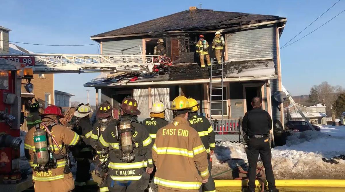 10 people escape Greenville housefire News