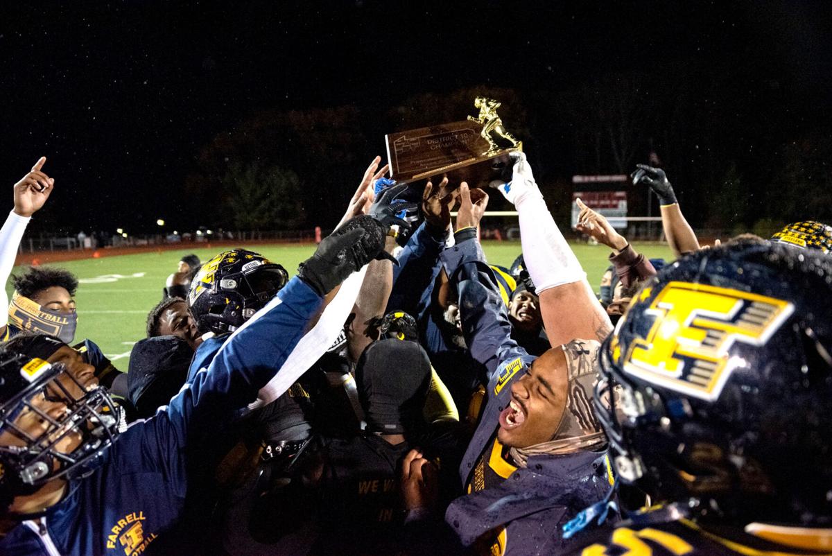 Celebration-FarrellVsWilmingtonD10-TM-17.jpg