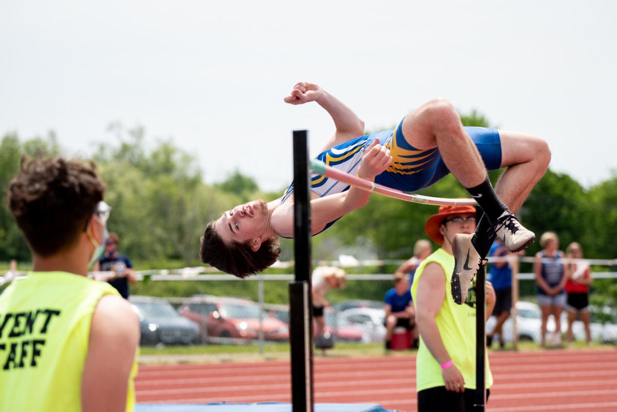 D10boyshighjump-TM-2.jpg