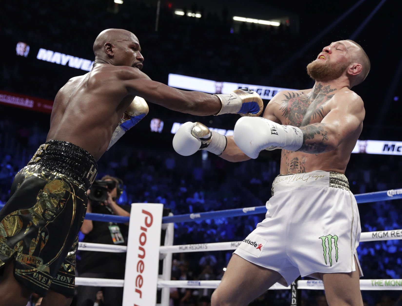 Floyd Mayweather fulfilled promise very few expected against Conor McGregor Floyd Mayweather fulfilled promise very few expected against Conor McGregor