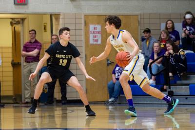Roundup Hickory Wins 2nd Straight Region 5 Crown Gc Tops Trojans