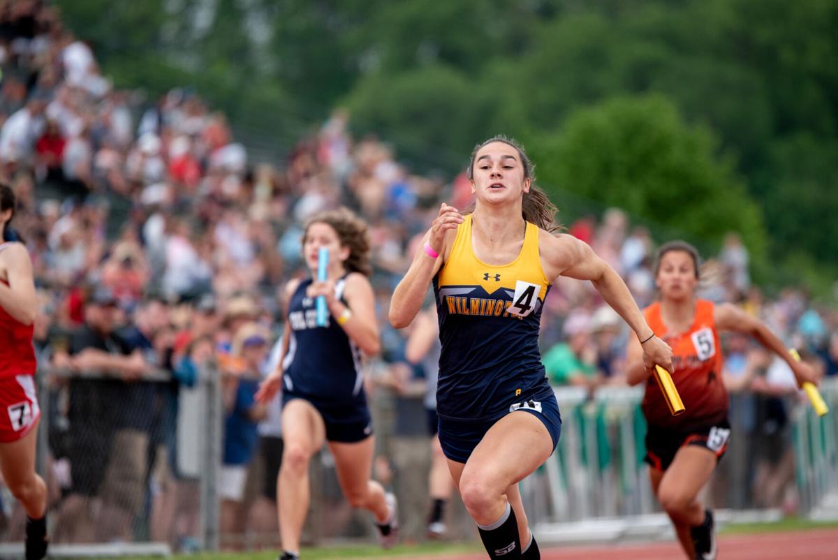 D10girls4x100-TM-1.jpg