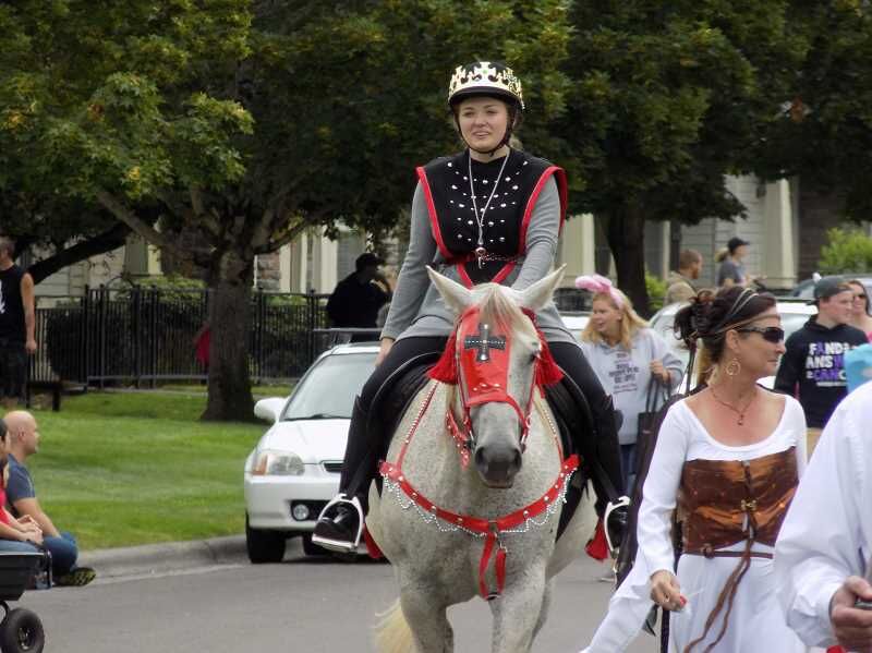 A Sherwood tradition: Parade celebrates 65 years of Robin Hood Festival |  News 