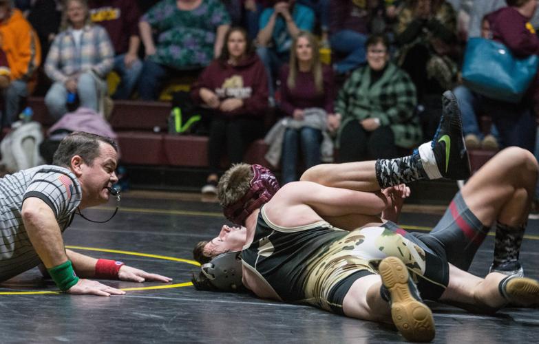 Bulldog wrestling wins over Greyhounds 4031 State