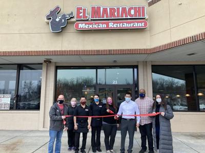 Family S Dream Becomes Reality With Opening Of El Mariachi Local News Shipnc Com