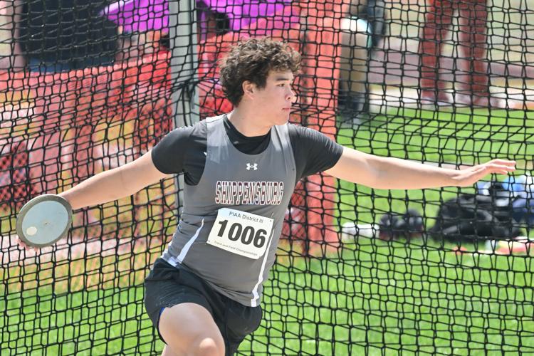 Greyhound Track At Districts, Derek Lynch Brings Home Gold | Sports ...