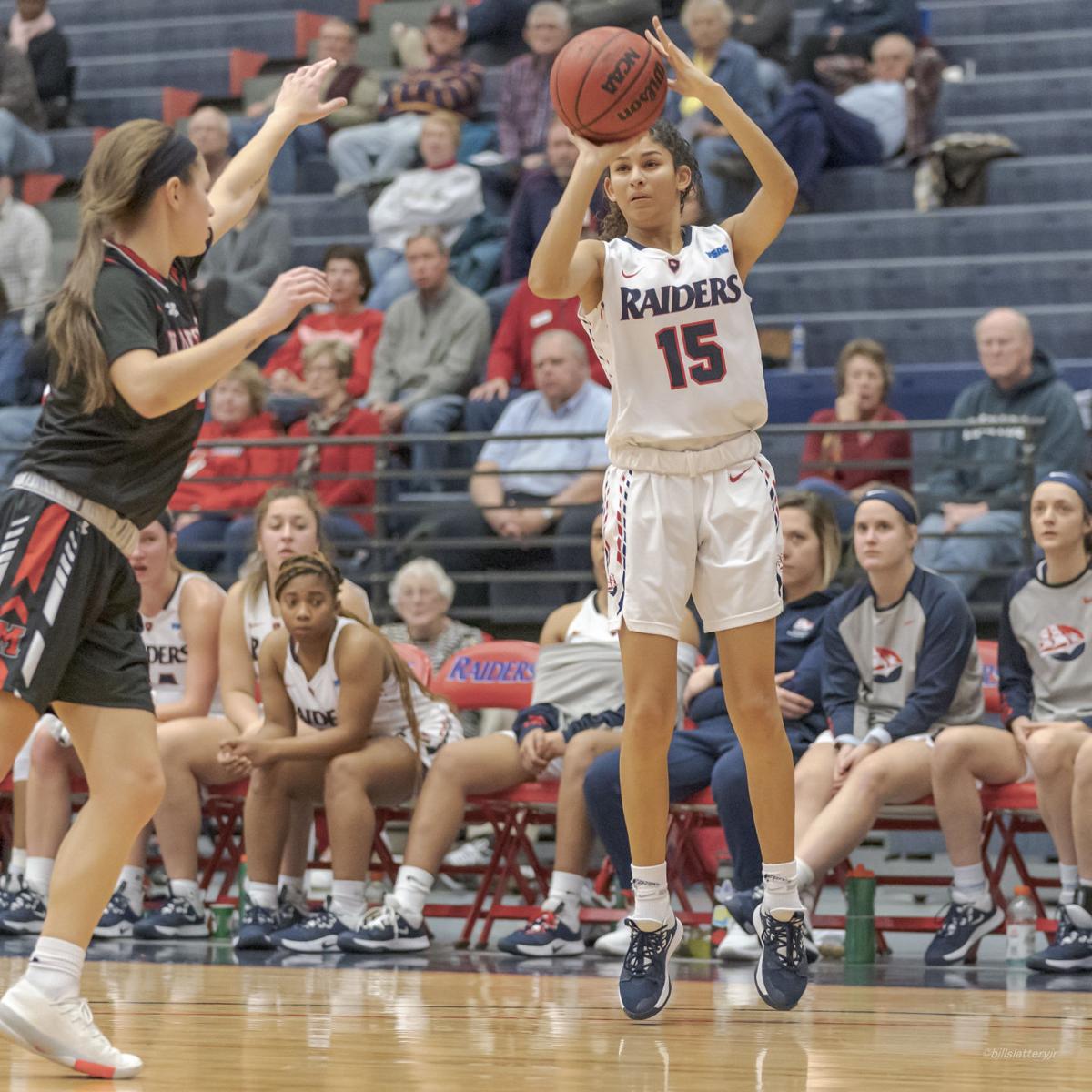 Su Women S Basketball Finds Extra Gear In Fourth Quarter Against