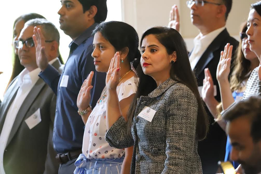 uscis oath ceremony dress code