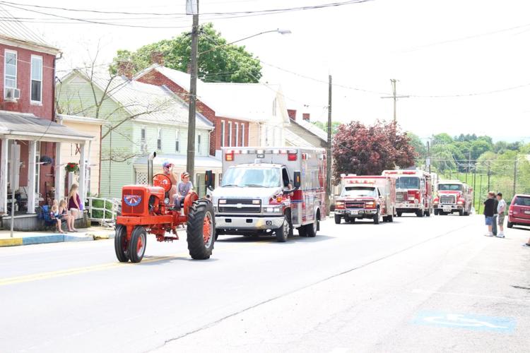 Newburg commemorates heroes with service, parade Local News