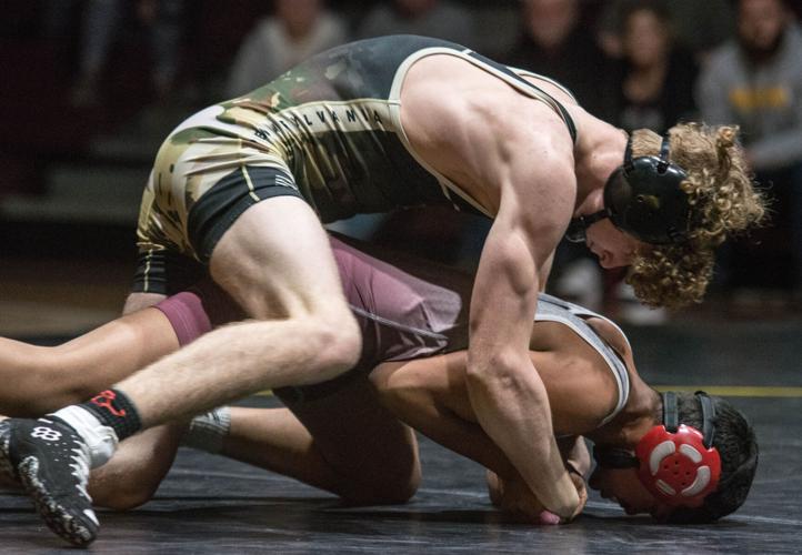 Bulldog wrestling wins over Greyhounds 4031 State