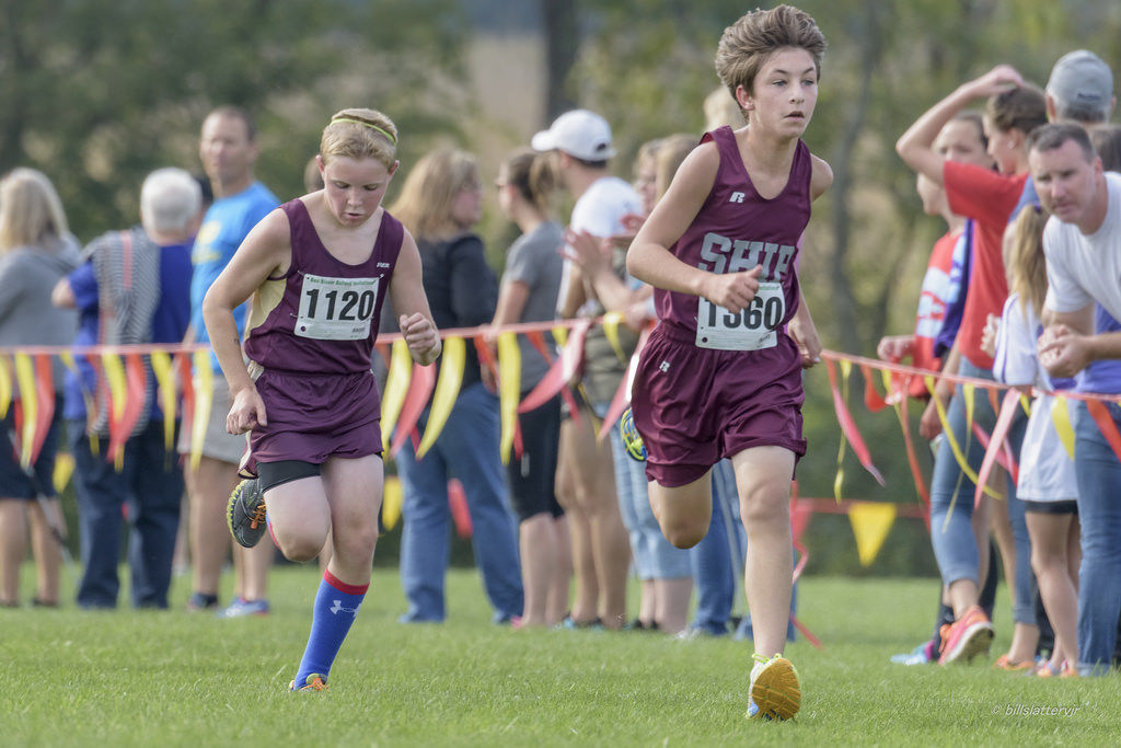Middle school runners compete in Ben Bloser Bulldog Cross Country